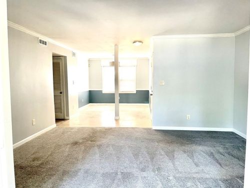 72 Montre Sq, Atlanta GA  30327-4044 exterior