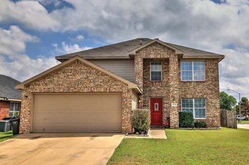 7433 Snow Ridge Dr, Fort Worth, TX 76133-3833
