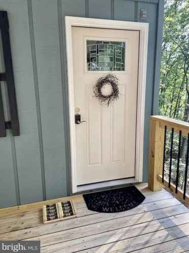 15 Meadow View Dr, Lost City WV 26810-8523 exterior