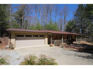 2092 Line Runner Ridge Rd, Rosman, NC 28772-6701