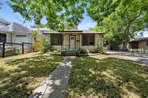 2702 2nd St, Austin TX  78702-4716 exterior