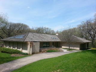 4 Far Hills Rd, Hoffman Estates, IL 60010-7621