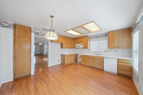 145 Cape Elizabeth Way, Riverside CA  92506-6180 exterior