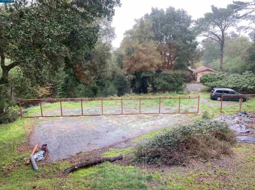 2 Camino Del Monte, Orinda, CA 94563-2006