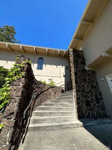 179 Roque Moraes Dr, Mill Valley, CA 94941-2220