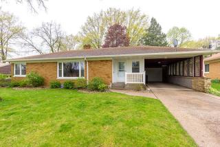3305 15th Street A, Moline IL  61265-6070 exterior