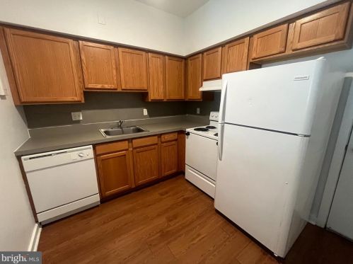 624 12th St, Philadelphia, PA 19147-1832