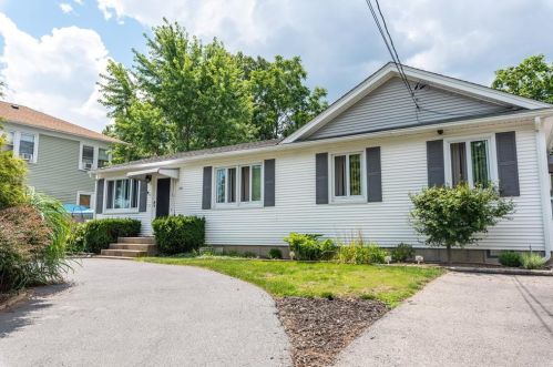 121 Michigan Ave, Warwick, RI 02888-5800