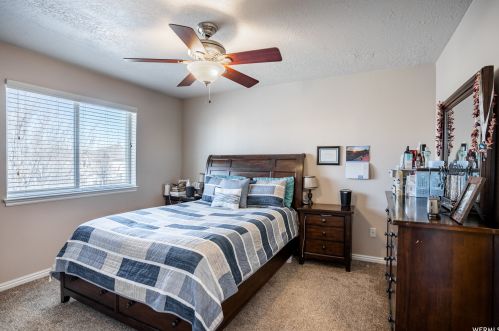 7384 Brittany Town Dr, Taylorsville UT 84084-4609 exterior