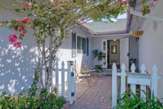 2019 Aura Cir, Carlsbad, CA 92008-3703