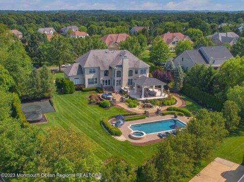 15 Pegasus Dr, Tinton Falls NJ 07724-2875 exterior