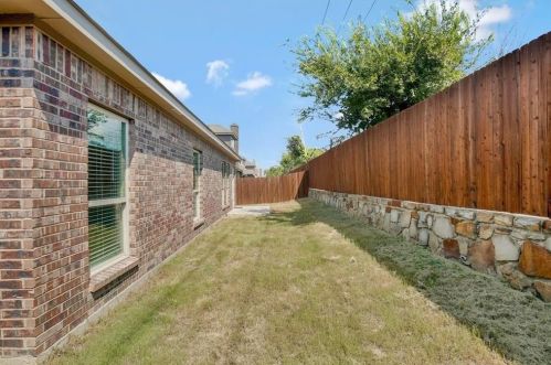 1508 Cowtown Dr, Midlothian TX  76063-5771 exterior