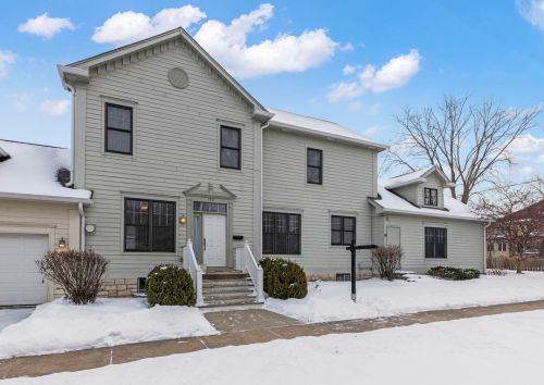 120 Porter Ave, Naperville IL  60540-6524 exterior
