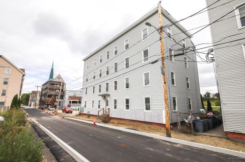 128 Oxford St, Lewiston ME  04240-7833 exterior