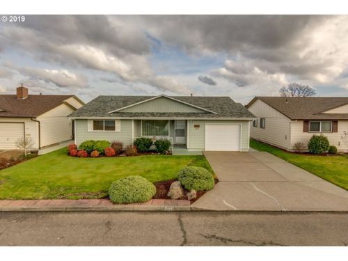 750 Cascade Dr, Woodburn OR  97071-3144 exterior