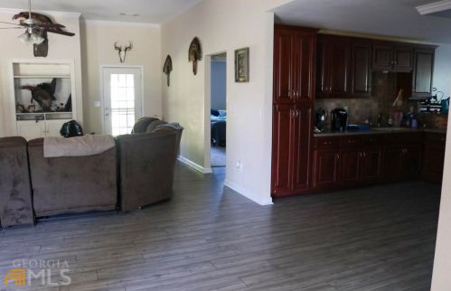 1060 Whispering Lakes Trl, Madison, GA 30650-6326