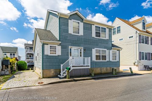 247 Kathryn St, Lavallette, NJ 08735-1614