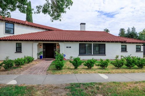 1267 Canal Dr, Turlock CA  95380-4159 exterior