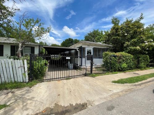 1811 Bickers St, Dallas, TX 75212-1808