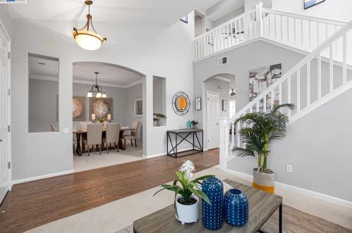 307 Brookview Way, Hayward, CA 94544-6657