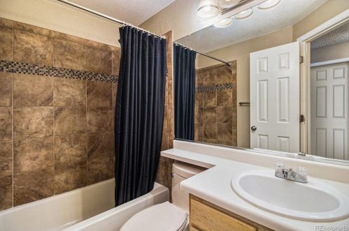 19901 Tufts Dr, Aurora CO 80015-3481 exterior