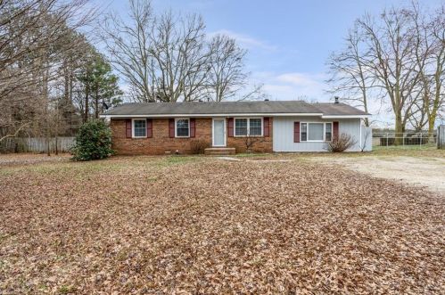 8421 Highway 98, Commerce, GA 30530-4128