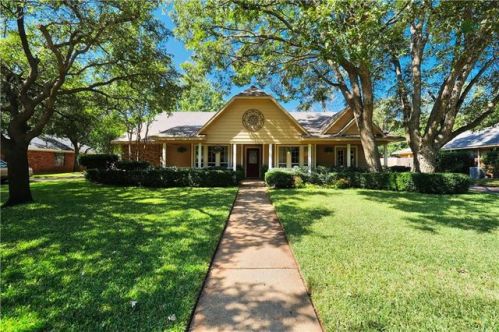 2012 Cripple Creek Ln, Lewisville, TX 75077-7519