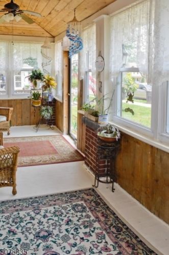25 Kings Rd, Netcong, NJ 07857-1211