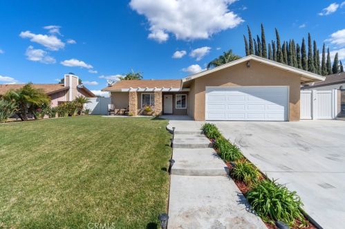 2951 Viewcrest Ln, Riverside, CA 92503-5908
