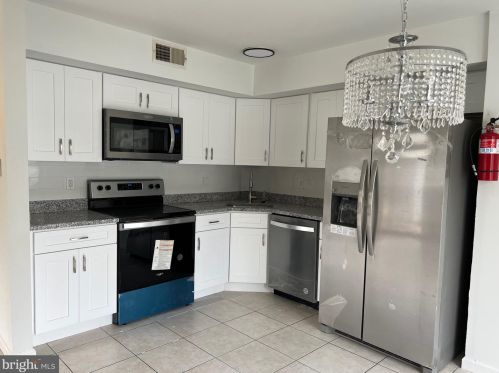 505 Shelby Ct, Erial, NJ 08081-2410