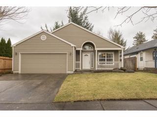 922 12th St, Wood Village, OR 97060-4437