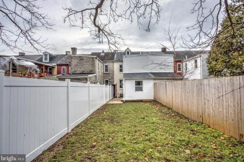 629 1st St, Lancaster PA  17603-3621 exterior