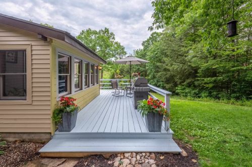 31 Elkins Hill Rd, Andover, NH 03216-3100