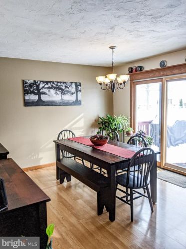 18 Sycamore Ln, Hanover PA 17331-4937 exterior