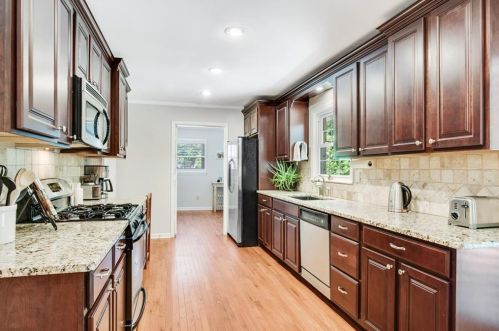 5272 Happy Hollow Rd, Atlanta GA  30360-1263 exterior