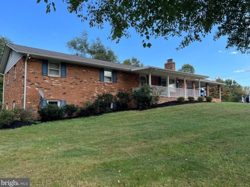 4195 Narrows Ln, The Plains, VA 20198-2136