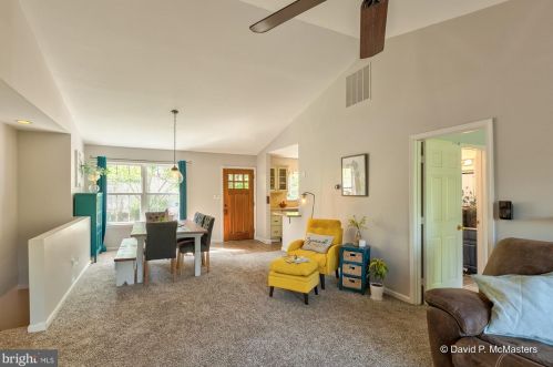 423 Shannondale Rd, Harpers Ferry WV 25425-4564 exterior