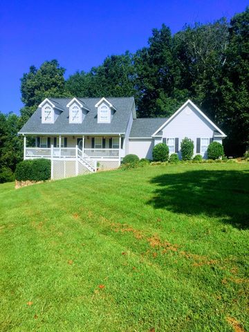 110 Rushing Waters Dr, Mount Airy, GA 30563-3673