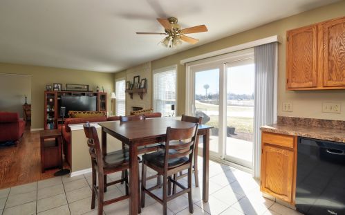 1198 Knollwood Dr, Carol Stream IL  60188-2943 exterior