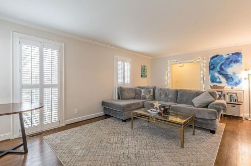 1850 Greystone Rd, Atlanta GA  30318-2621 exterior
