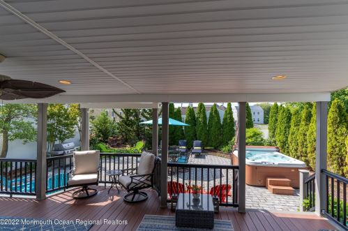 204 New Jersey Ave, Point Pleasant Beach, NJ 08742-3326