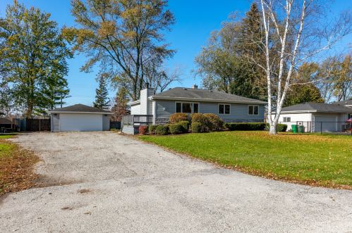 37372 Shirley Dr, Gurnee, IL 60031-3514