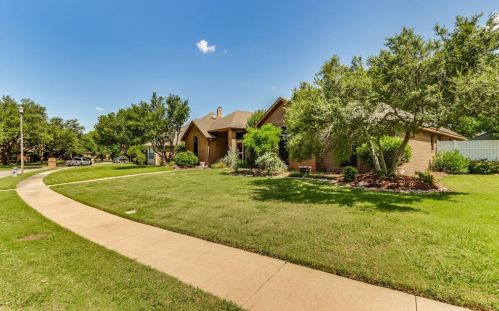 2517 Belmeade Dr, Carrollton, TX 75006-2008