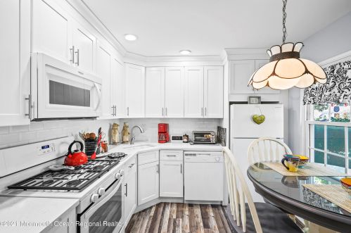 28 Secretariat Ct, Tinton Falls, NJ 07724-3839