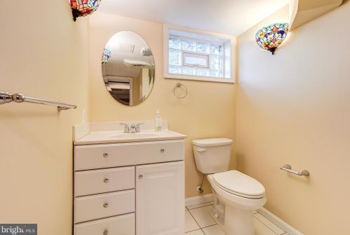 6806 Belford Dr, Silver Spring MD 20912-4841 exterior