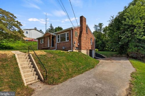 413 Chancellor Rd, York, PA 17403-4725