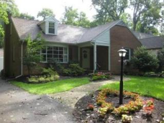 1523 Hillcrest Ave, Lancaster, PA 17601-5221