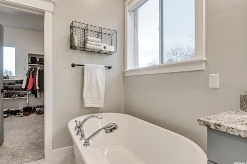 2712 Mt Jordan Rd, Sandy UT 84092-3380 exterior