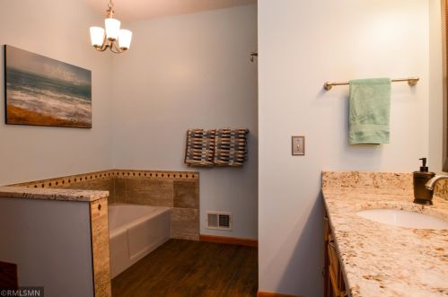 4393 Bear Path Trl, Saint Paul MN  55122-2218 exterior