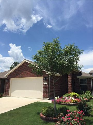1309 Briarwood Dr, Azle, TX 76020-5152